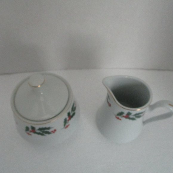 Porcelain Sugar & Creamer Christmas Set - Picture 6 of 14
